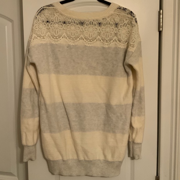 Urban Outfitters Kimchi Blue sweater - Picture 3 of 3